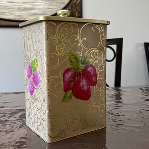 Pretty Storage Tin, Knott’s Berry Farm